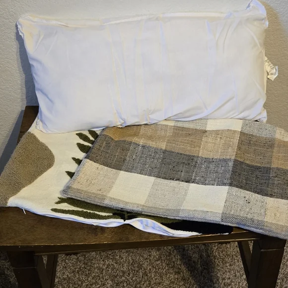 Colorful Leaf Design Throw Pillow - Picture 7 of 11